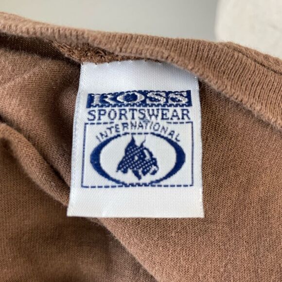 Love is Free T-Shirt Size XL EUC - Picture 5 of 6